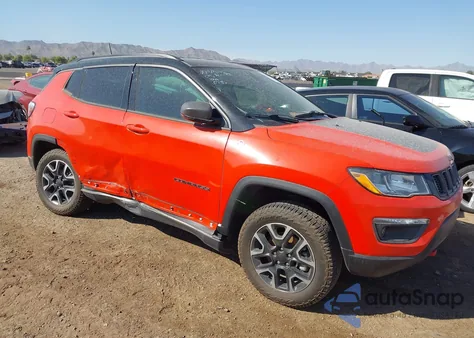 2019 Jeep Compass Trailhawk 4X4 z USA, uszkodzony, nr VIN 3C4NJDDB4KT690735
